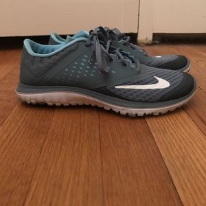 Nike tennis shoes